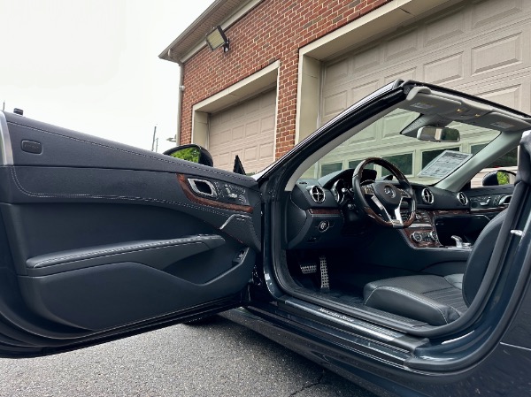 Used-2015-Mercedes-Benz-SL-Class-SL-550
