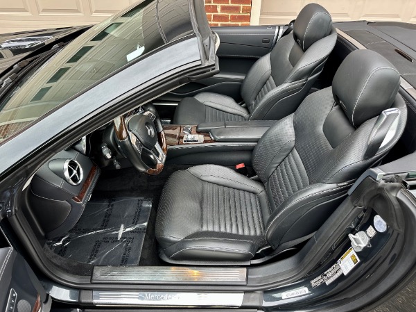 Used-2015-Mercedes-Benz-SL-Class-SL-550