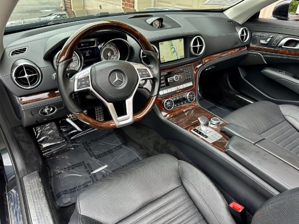 Used-2015-Mercedes-Benz-SL-Class-SL-550