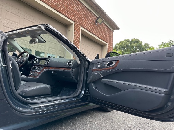 Used-2015-Mercedes-Benz-SL-Class-SL-550