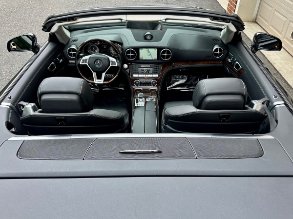 Used-2015-Mercedes-Benz-SL-Class-SL-550