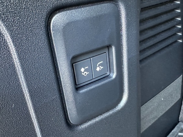 Used-2023-Land-Rover-Defender-130-X-Dynamic-SE