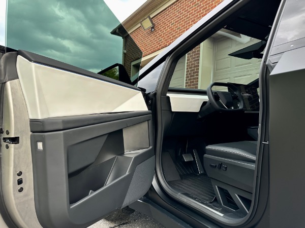 Used-2024-Tesla-Cybertruck-All-Wheel-Drive