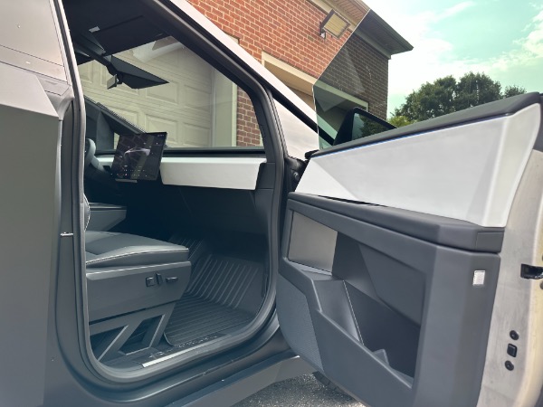Used-2024-Tesla-Cybertruck-All-Wheel-Drive