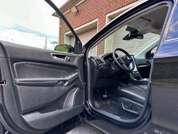 Used-2023-Ford-Edge-Titanium