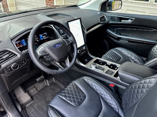 Used-2023-Ford-Edge-Titanium