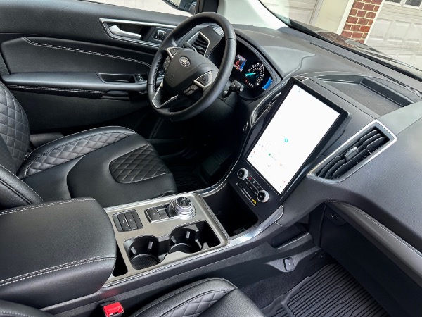 Used-2023-Ford-Edge-Titanium