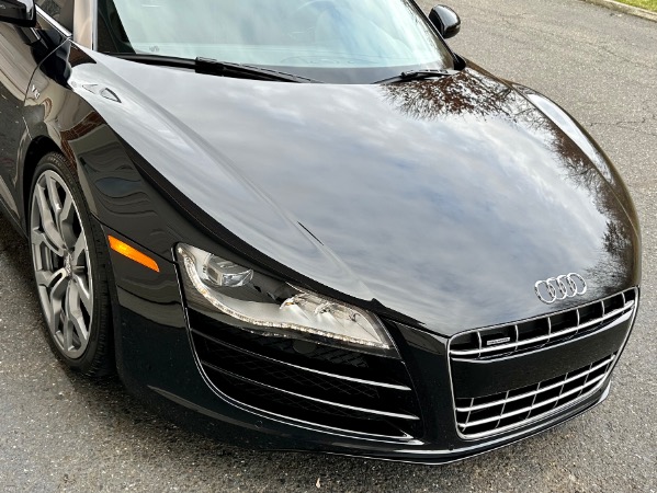 Used-2011-Audi-R8-52-quattro-Spyder