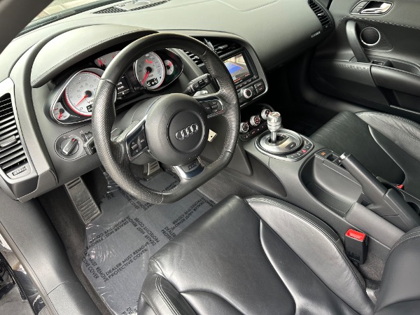 Used-2011-Audi-R8-52-quattro-Spyder