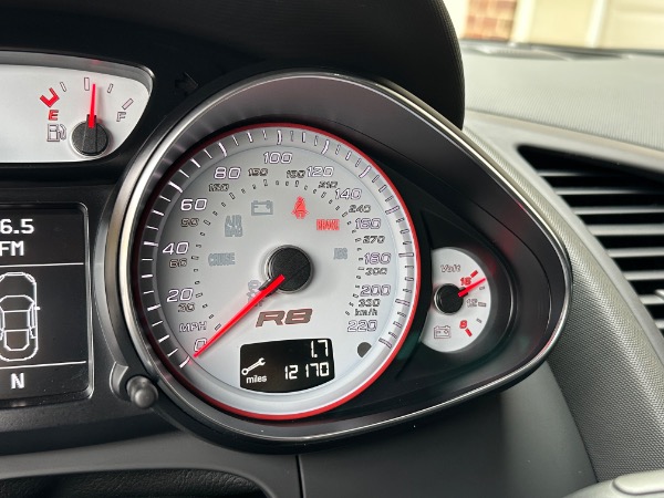 Used-2011-Audi-R8-52-quattro-Spyder