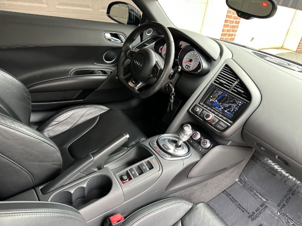 Used-2011-Audi-R8-52-quattro-Spyder