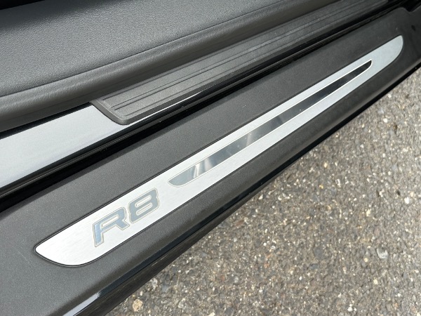 Used-2011-Audi-R8-52-quattro-Spyder