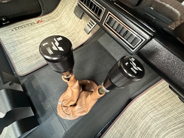 Used-1975-Ford-Bronco-Velocity-Signature-Series