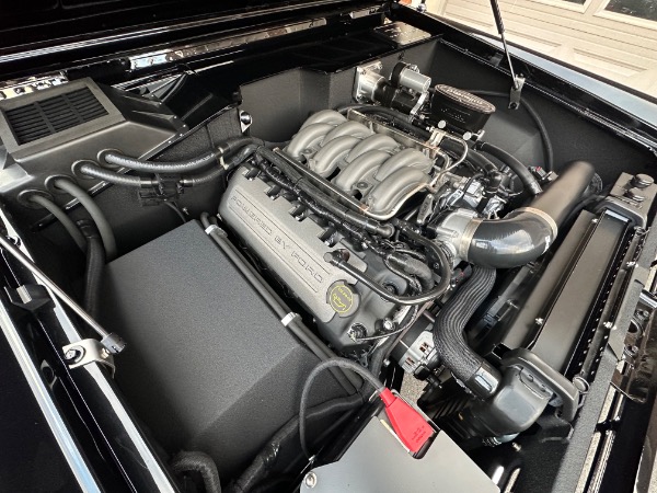 Used-1975-Ford-Bronco-Velocity-Signature-Series