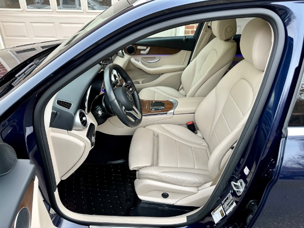 Used-2022-Mercedes-Benz-GLC-GLC-300-4MATIC