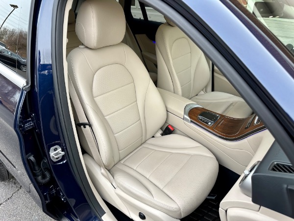 Used-2022-Mercedes-Benz-GLC-GLC-300-4MATIC