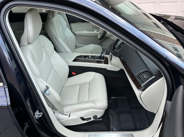 Used-2019-Volvo-XC90-T5-Momentum