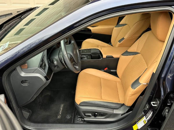 Used-2022-Lexus-ES-350-Premium