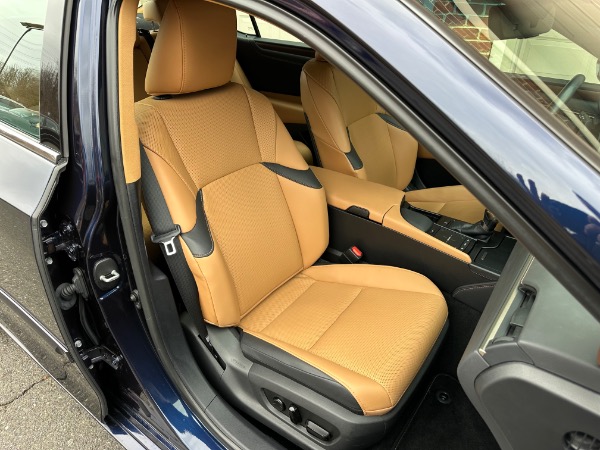 Used-2022-Lexus-ES-350-Premium