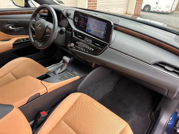 Used-2022-Lexus-ES-350-Premium