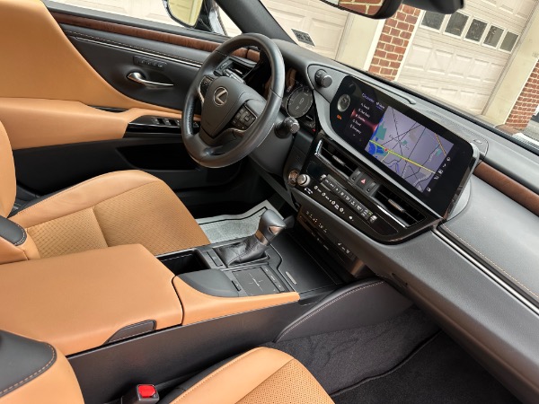 Used-2022-Lexus-ES-350-Premium
