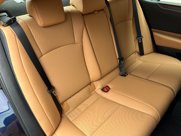 Used-2022-Lexus-ES-350-Premium
