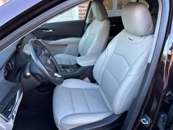 Used-2021-Cadillac-XT4-Premium-Luxury