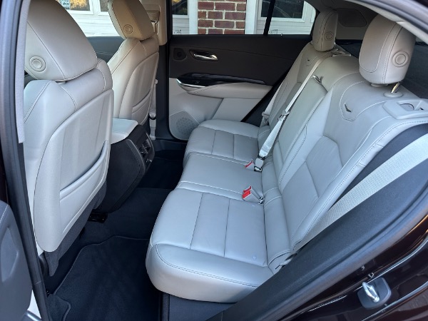 Used-2021-Cadillac-XT4-Premium-Luxury