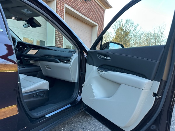 Used-2021-Cadillac-XT4-Premium-Luxury