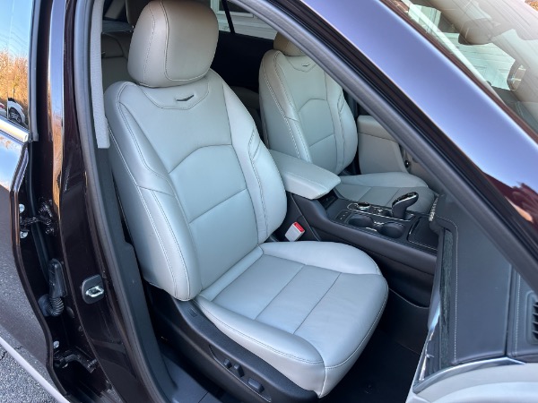 Used-2021-Cadillac-XT4-Premium-Luxury