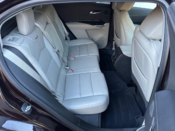 Used-2021-Cadillac-XT4-Premium-Luxury
