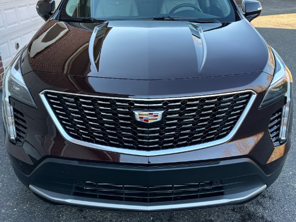 Used-2021-Cadillac-XT4-Premium-Luxury