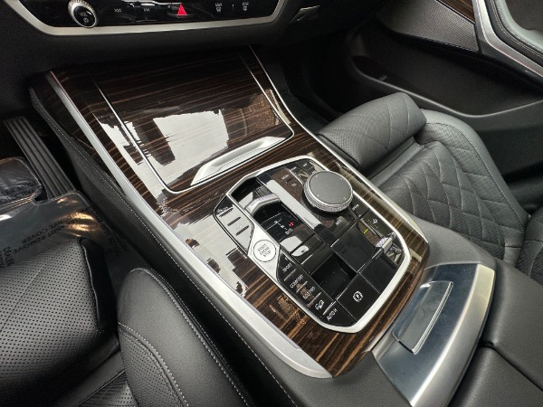 Used-2025-BMW-X7-xDrive40i