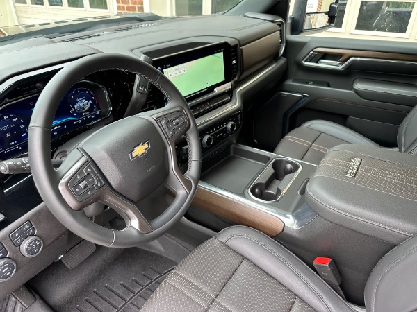 Used-2024-Chevrolet-Silverado-3500HD-High-Country