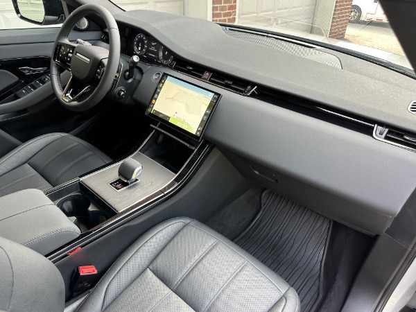 Used-2024-Land-Rover-Range-Rover-Evoque-P250-Dynamic-SE