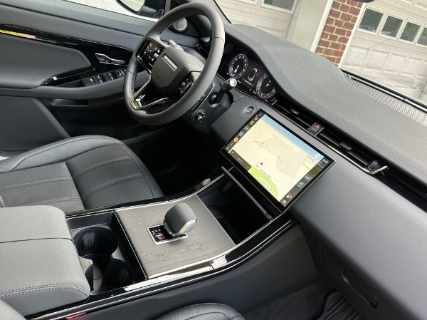 Used-2024-Land-Rover-Range-Rover-Evoque-P250-Dynamic-SE
