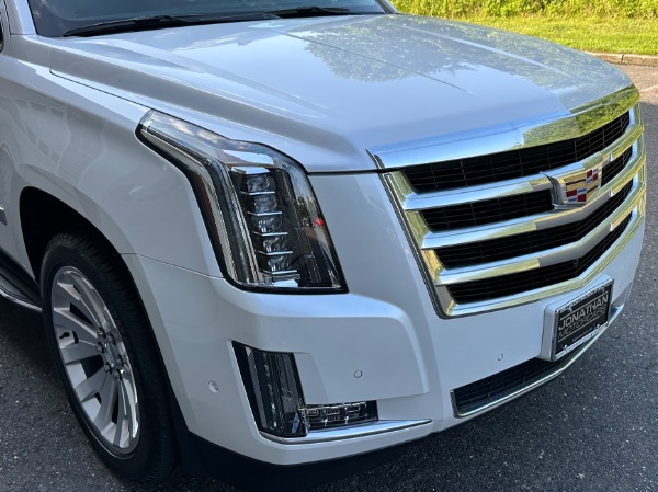 Used-2018-Cadillac-Escalade-Luxury