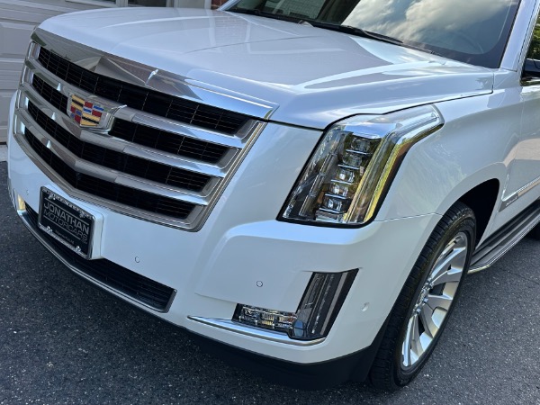 Used-2018-Cadillac-Escalade-Luxury