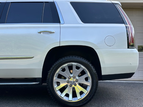 Used-2018-Cadillac-Escalade-Luxury