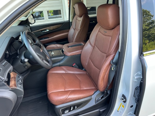 Used-2018-Cadillac-Escalade-Luxury