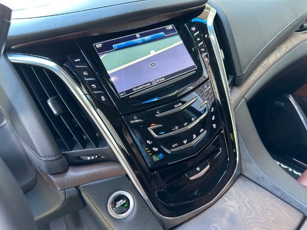 Used-2018-Cadillac-Escalade-Luxury