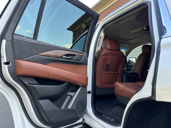 Used-2018-Cadillac-Escalade-Luxury
