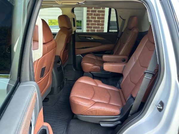 Used-2018-Cadillac-Escalade-Luxury
