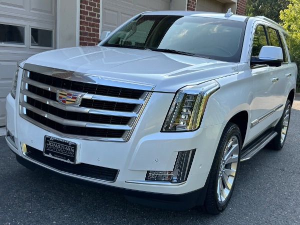 Used-2018-Cadillac-Escalade-Luxury