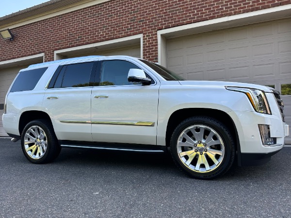 Used-2018-Cadillac-Escalade-Luxury