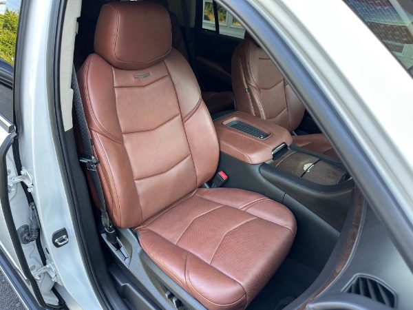 Used-2018-Cadillac-Escalade-Luxury