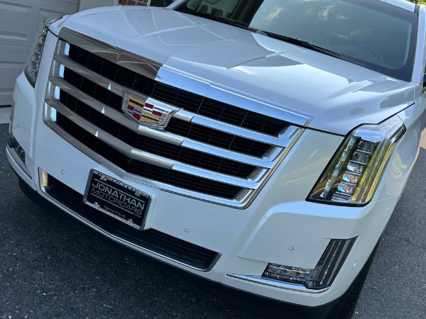 Used-2018-Cadillac-Escalade-Luxury