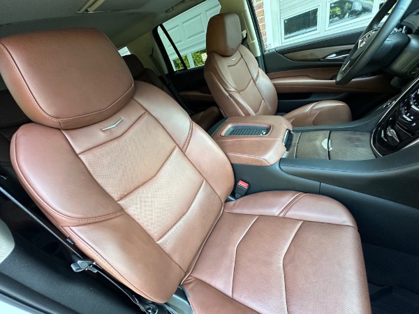 Used-2018-Cadillac-Escalade-Luxury