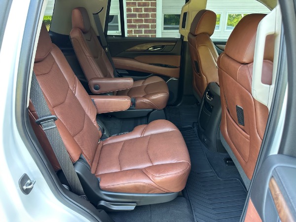 Used-2018-Cadillac-Escalade-Luxury