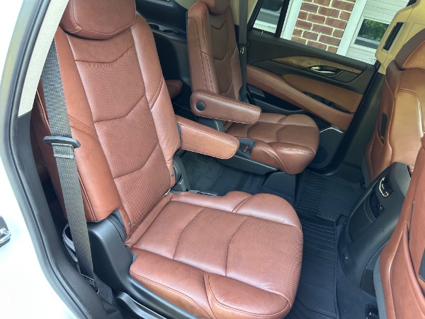 Used-2018-Cadillac-Escalade-Luxury